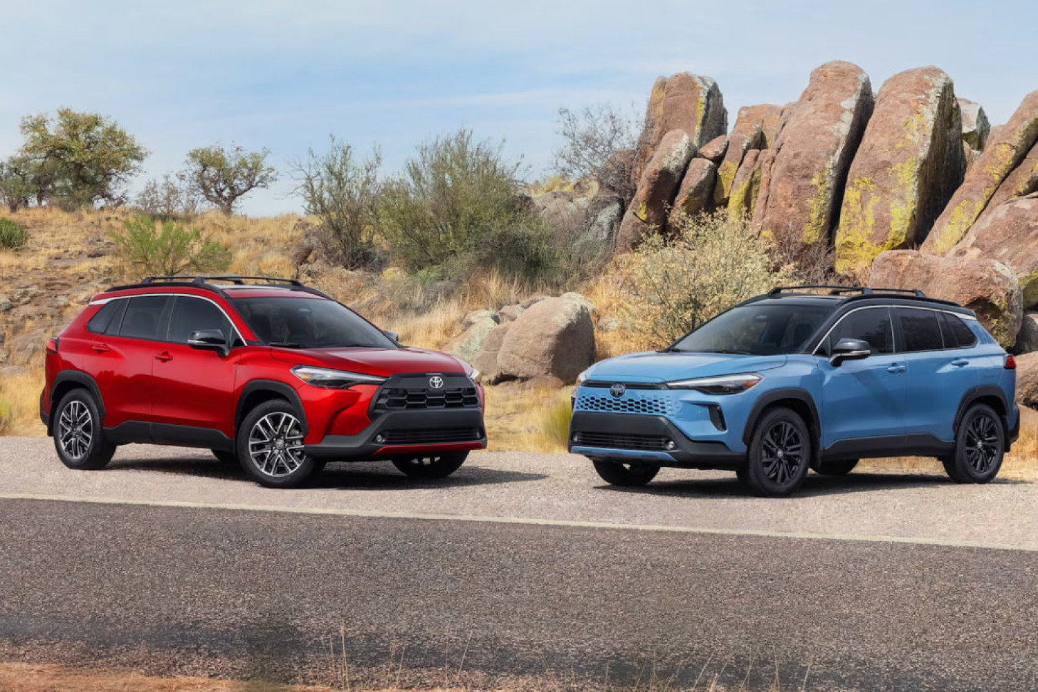 2026 metų Toyota Corolla Cross ir Corolla Cross Hybrid: išskirtinis dizainas ir šiuolaikiškos technologijos